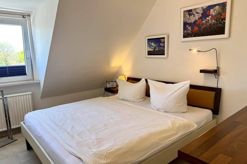 Ganze Wohnung, 4-Zimmer App. für 5 Pers. mit Terrasse, Pkw-Stellplatz, Wlan, Haustiere erlaubt. in Sylt (Gemeinde), Sylt