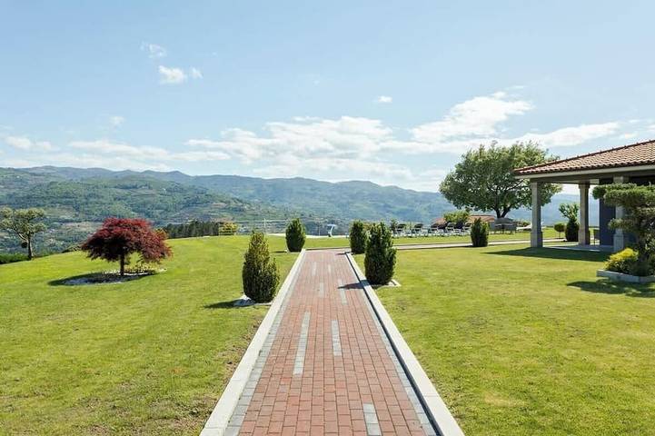 Location de vacances pour 2 personnes, avec balcon ainsi que jardin et piscine dans Santa Marinha do Zêzere - 4