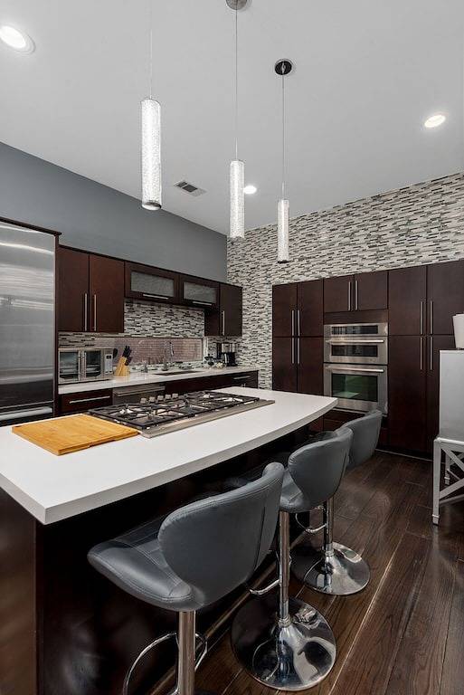 Vacation rental for 8 people, with balcony and hot tub in Houston