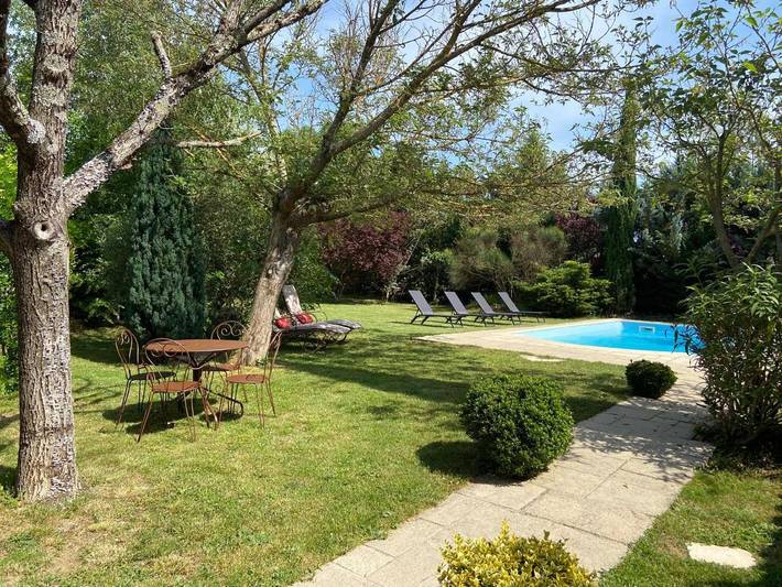 Location de vacances pour 2 personnes, avec Terrasse ainsi que Jardin et Piscine à Berrias-et-Casteljau - 4