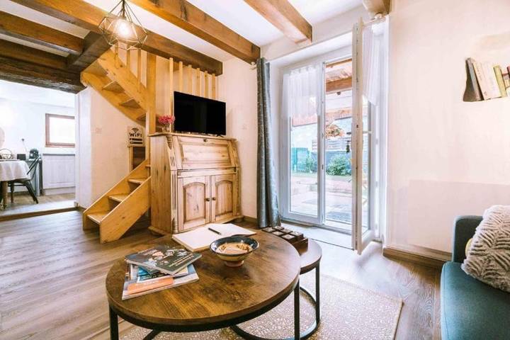 Location de vacances pour 2 personnes, avec vue et jardin à Bonvillard - 2