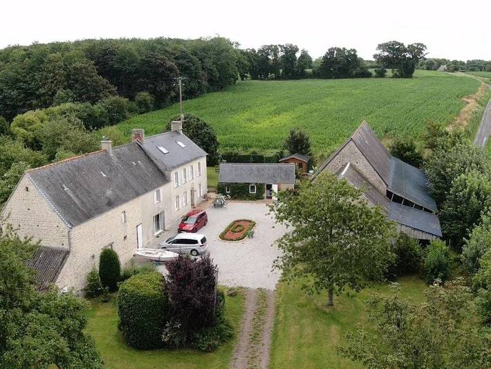 Chambre d’hôte pour 4 personnes, avec vue ainsi que jardin et terrasse, animaux acceptés