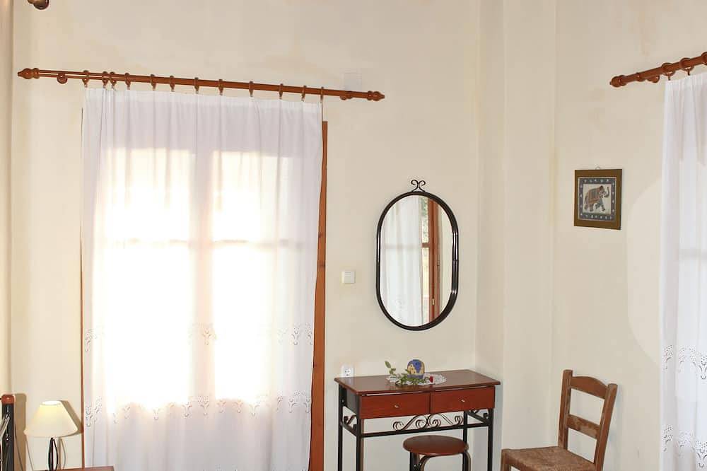 Villa tradicional María O con fantásticas vistas entre el bosque de montaña y el mar. in Islas Espóradas