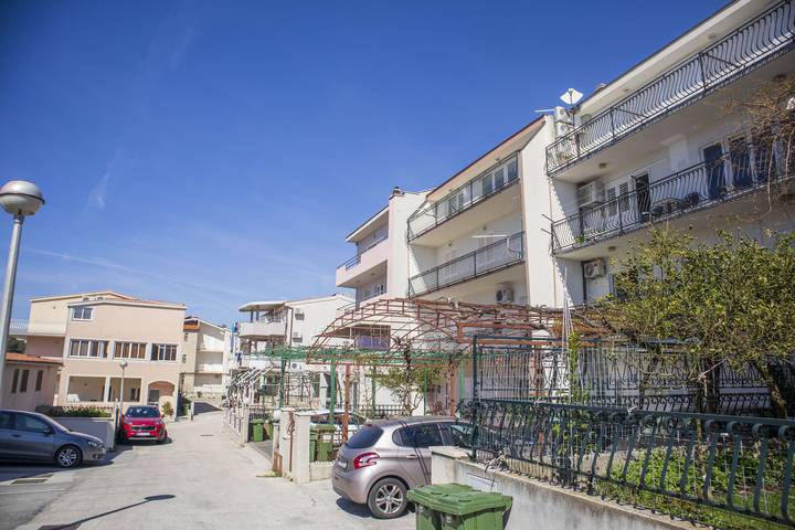 Ferienwohnung für 2 Personen, mit Balkon in Makarska
