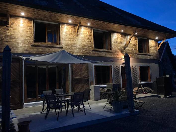 Location de vacances pour 8 personnes, avec vue et jardin, animaux acceptés à Vaulx - 4