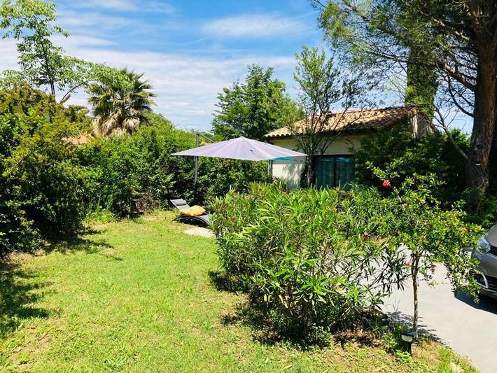 Maison d’hôte pour 2 personnes, avec Balcon et Terrasse ainsi que Jardin et Piscine