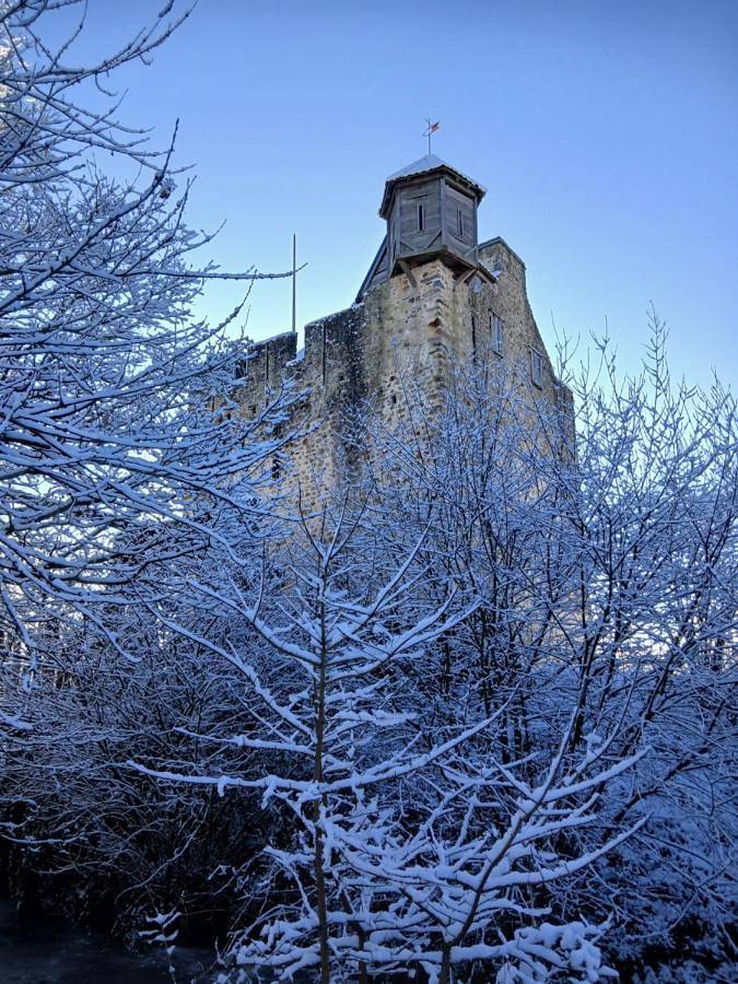 Maison d’hôte pour 2 personnes, avec jardin ainsi que vue et terrasse dans Sainte-Suzanne-et-Chammes - 3