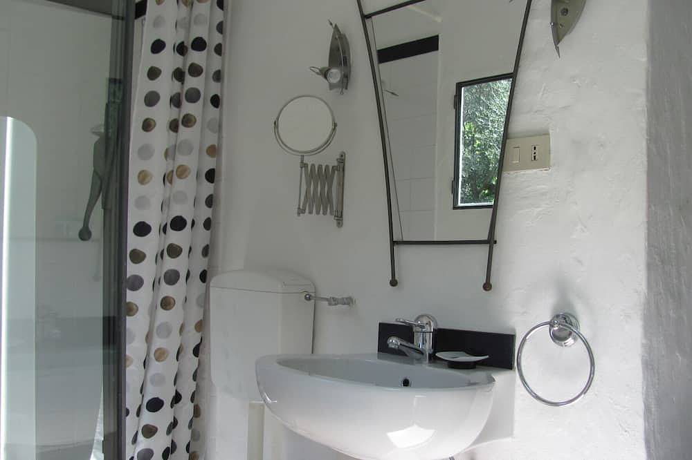 Romantic apartment in the olive grove (1,000 sqm) - Parking space on the property in Trincheri, Dolcedo Gemeinde