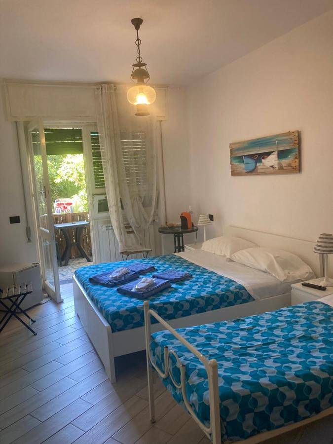 Appartamento per 2 persone, con panorama e giardino, con animali domestici in Bergeggi