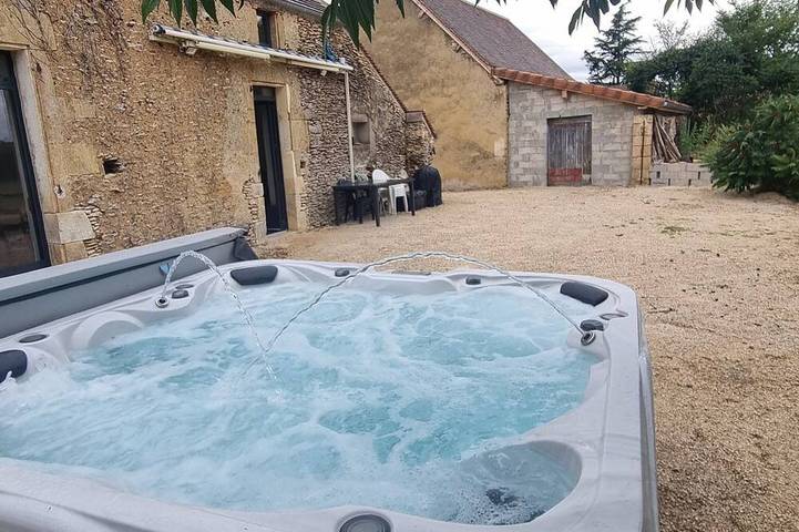 Location de vacances pour 8 personnes, avec Jacuzzi à Anglars-Nozac