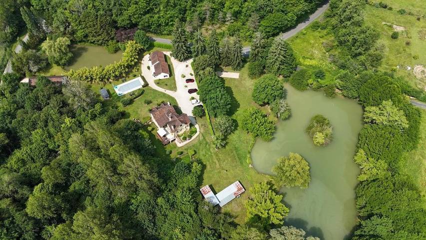 Location de vacances pour 4 personnes, avec piscine ainsi que terrasse et vue, animaux acceptés à Sergeac - 3