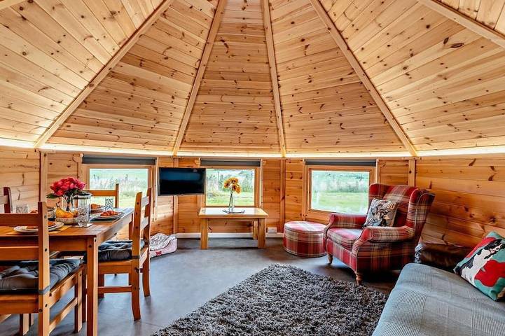 Chalet für 4 Personen, mit Garten und Whirlpool - 1