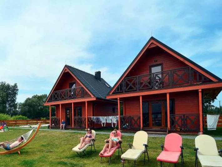 Ferienhaus für 7 Personen, mit Balkon und Terrasse sowie Pool in Mielno