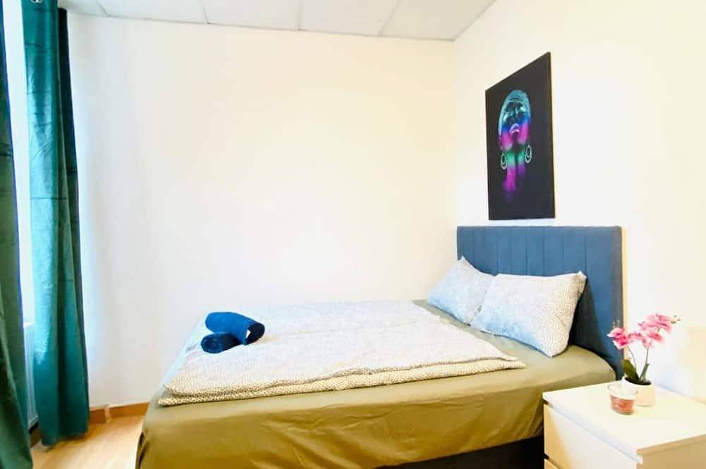 Apartamento entero, Cozy Room with Great Transit in a Shared Apartment in Liesing, Viena