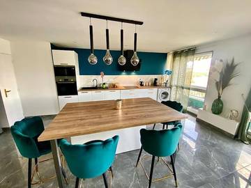 Gîte pour 4 personnes, avec vue sur le lac ainsi que vue et balcon à Cournon-d'Auvergne