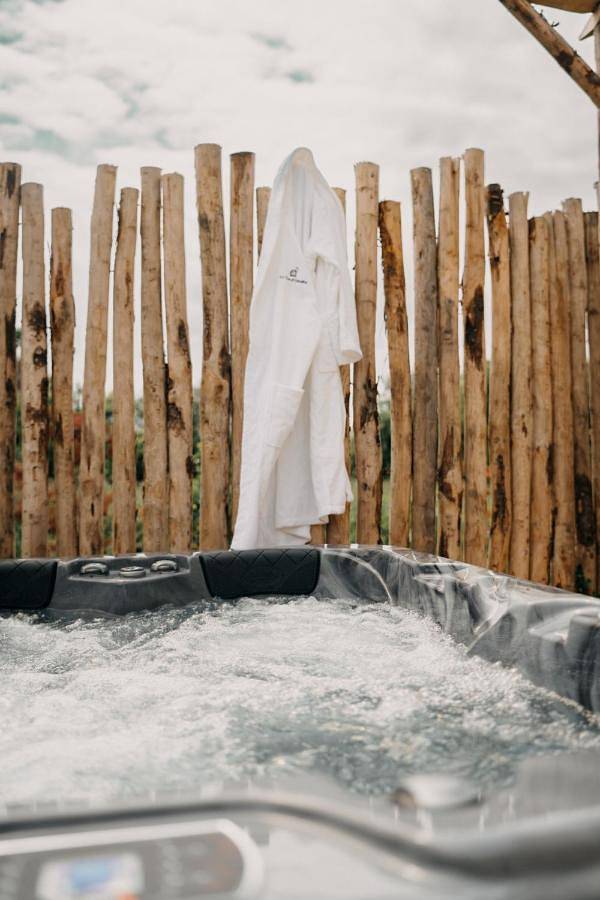 Gîte pour 2 personnes, avec jacuzzi et jardin à Englesqueville-la-Percée