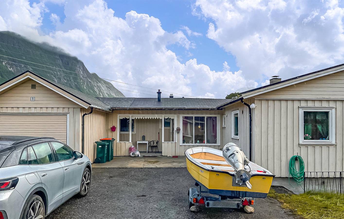 Ganze Ferienwohnung, Ferienwohnung für 5 Personen mit Garten in Eresfjord, Nesset