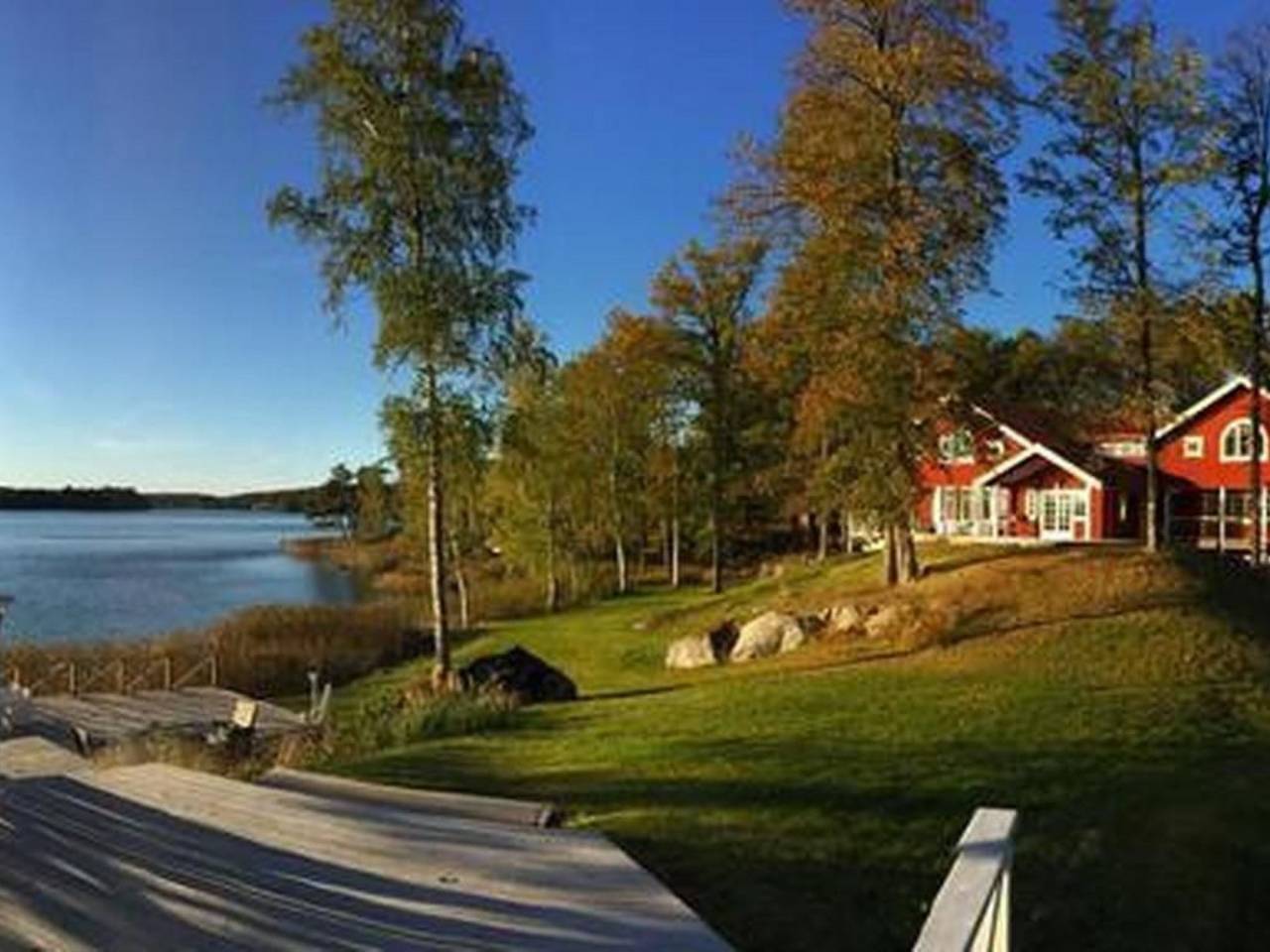 Grosses Sommerhaus direkt am See in Kinda, Östergötland