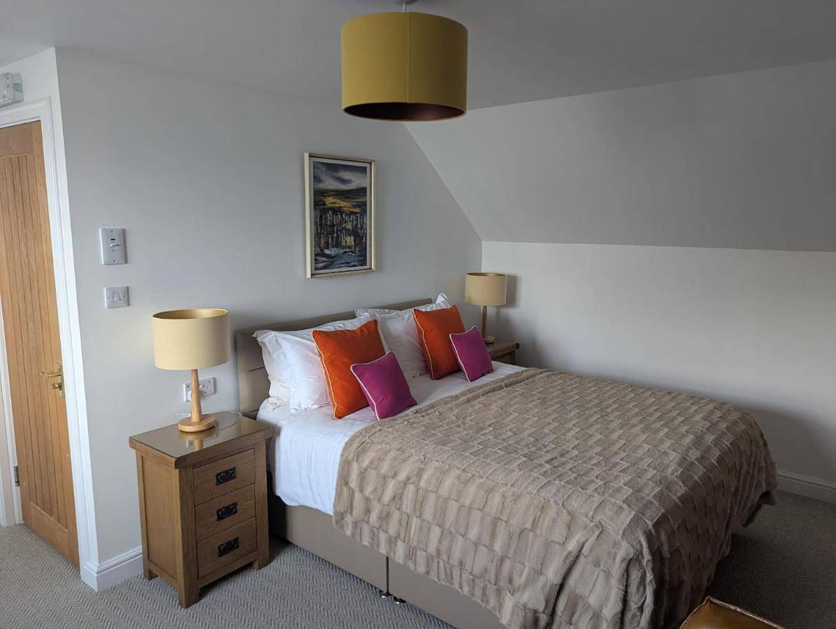 Single Room with Private External Bathroom in Ullapool, Highlands