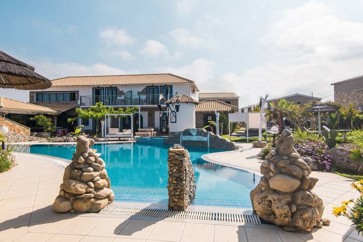 Entire studio, Studio Apartment 'Mirage Arillas Studio Type A4' with Sea View, Pool, Balcony & Wi-Fi in Arillas, Corfu
