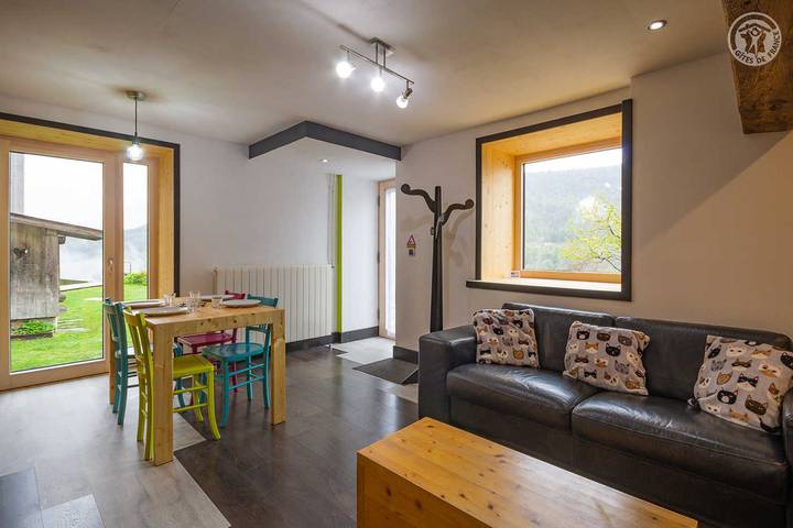 Gîte pour 4 personnes, avec jardin à Queige - 4