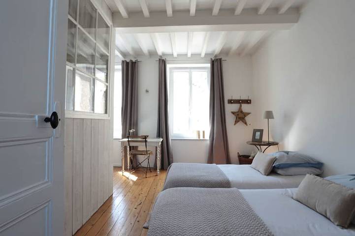 Location de vacances pour 4 personnes, avec balcon à Port-en-Bessin-Huppain - 2