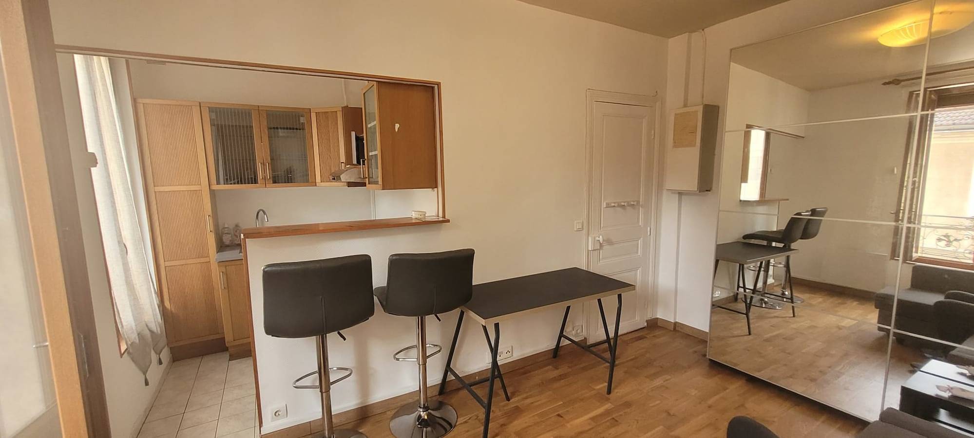 Studio entier, Lumineux studio proche de Paris in Saint-Ouen, Seine-Saint-Denis