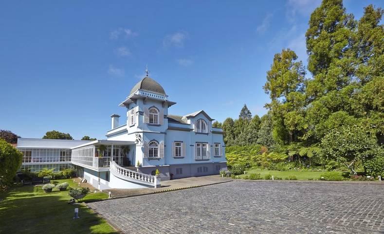Hôtel pour 3 personnes, avec Jardin ainsi que Piscine et Sauna