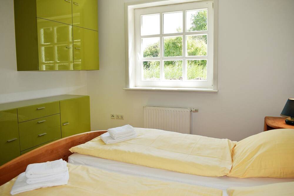 Ferienhaus Blaues Haus – Ihr idyllisches Feriendomizil am Kanal in Ockholm in Ockholm, Nordfriesland