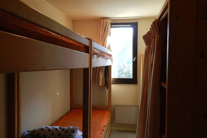 Ganze Wohnung, Gemütliche Wohnung mit Balkon, direkt an den Pisten, 50m vom Skilift, 2 Schlafzimmer, 4 Schlafplätze in La Ferrière, Le Pleynet