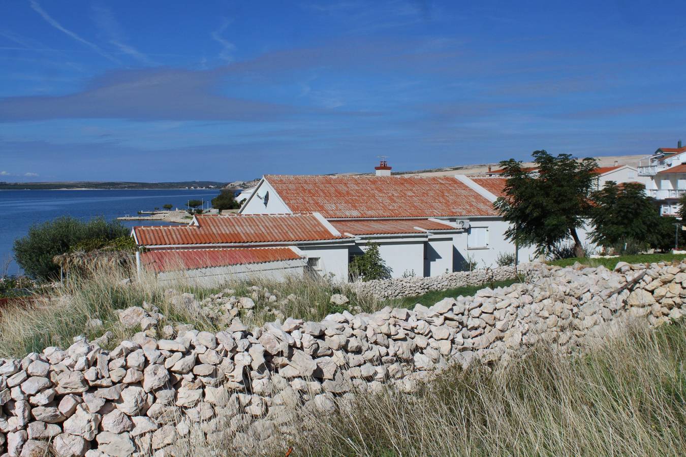 Ganze Wohnung, 2-Zimmer-Ferienwohnung am Strand Kustici, Pag A-9360-b in Kustići, Pag