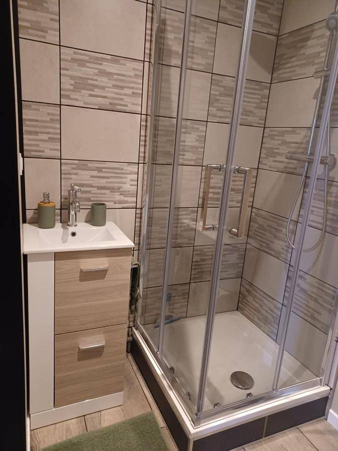 Appartement entier, One-Bedroom Apartment in Prenois, Région de Dijon