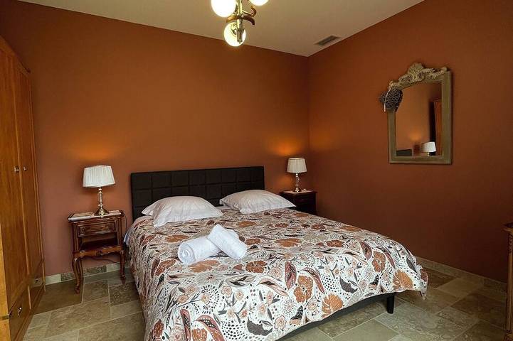 Chambre d’hôte pour 2 personnes à Tour-de-Faure