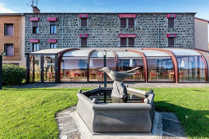 Hôtel pour 3 personnes, avec jardin et terrasse à Orcines - 2