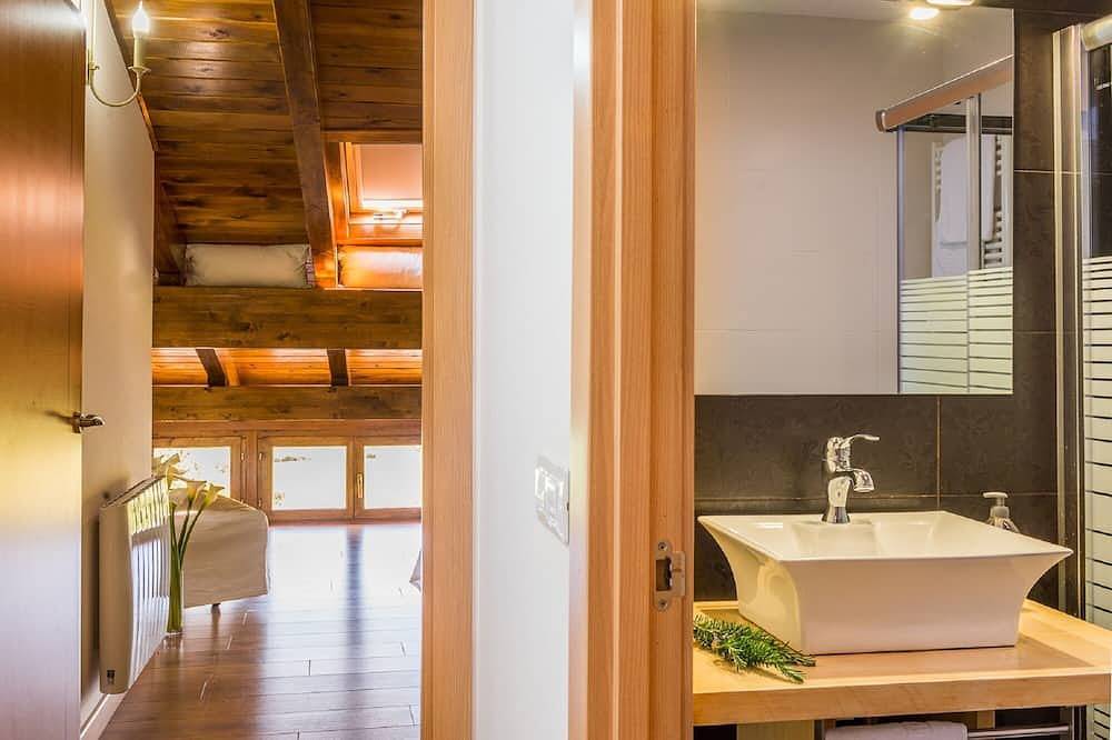 Ganze Wohnung, Ländliche Wohnung in natürlicher Umgebung und nahe dem Strand in Ampuero, Kantabrische Küste