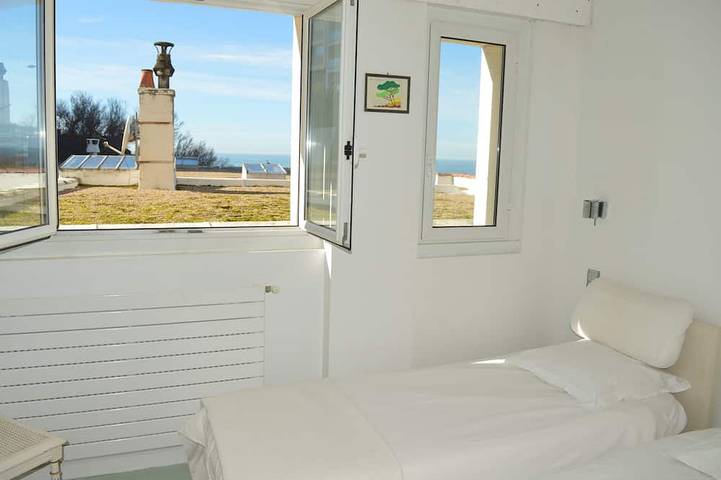 Gîte pour 5 personnes, avec balcon dans Plage du Port-Vieux - 2