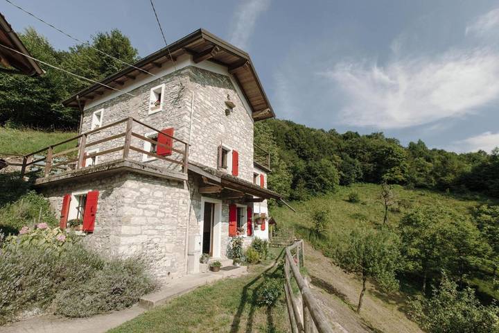 Ferienhaus für 5 Personen, mit Garten und Ausblick
