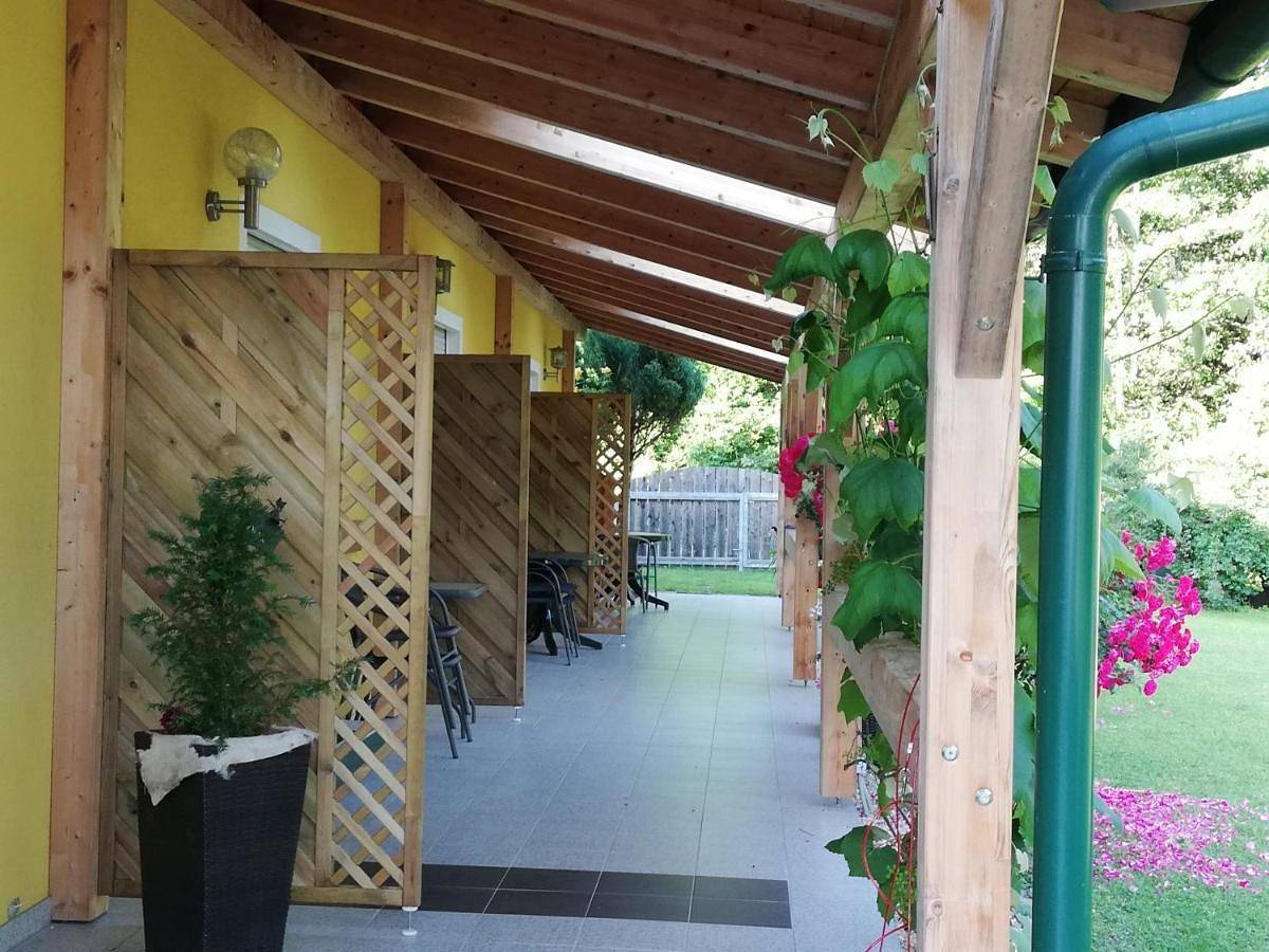 Ganze Wohnung, Ferienwohnung für 4 Personen mit Ausblick in Maria Lankowitz, Steirerland