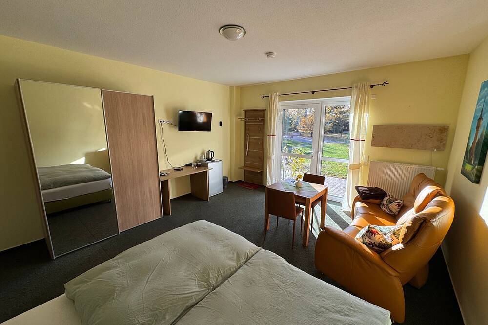 Double room 3 - Bed & Breakfast am Waldgürtel in Forst, Lausitz