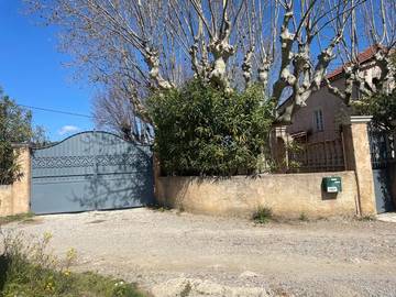 Camping pour 4 personnes, avec piscine et jardin à Grimaud