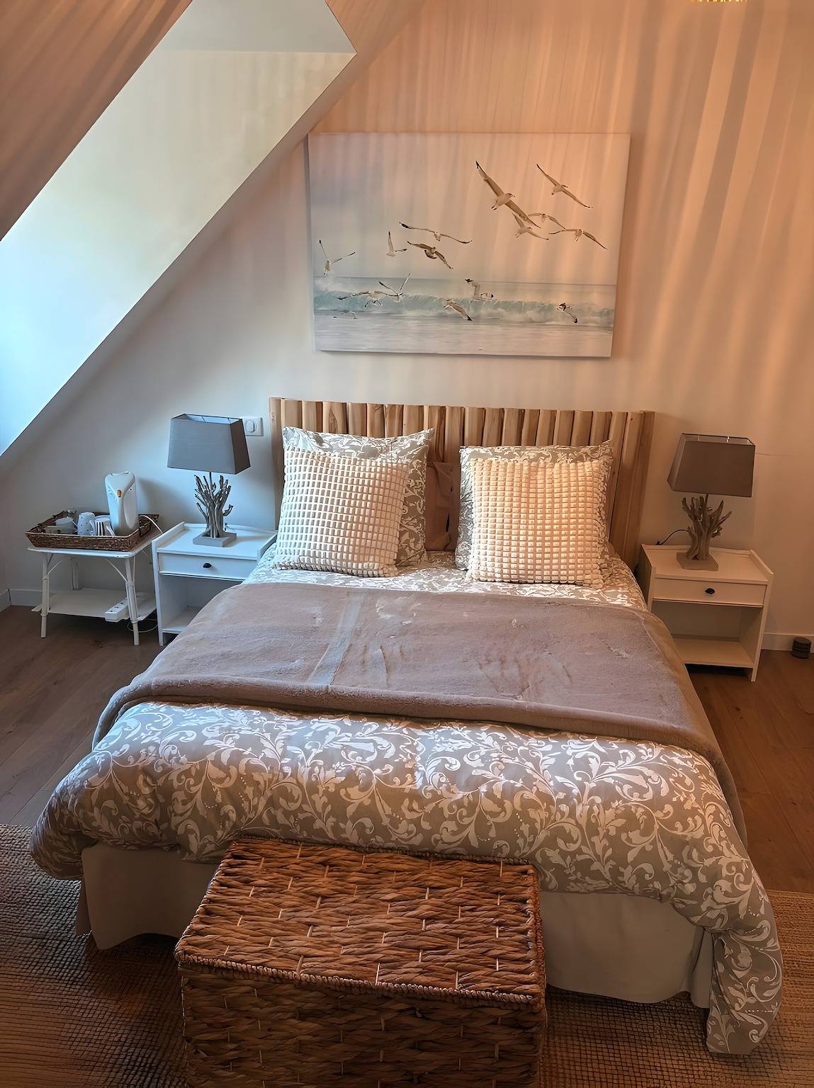 Bed and Breakfast 'Les Goélands - 1' with Shared Garden and Wi-Fi in Saint-Cast-le-Guildo, Dinan region