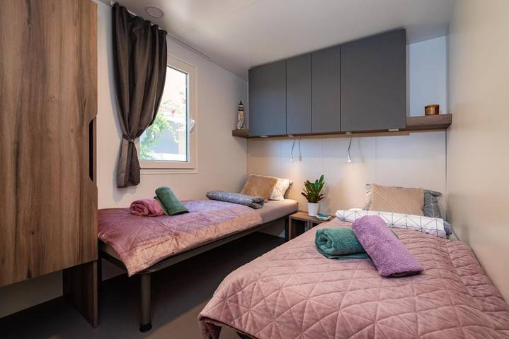 Camping für 6 Personen, mit Terrasse und Garten sowie Ausblick, mit Haustier in Pakostane