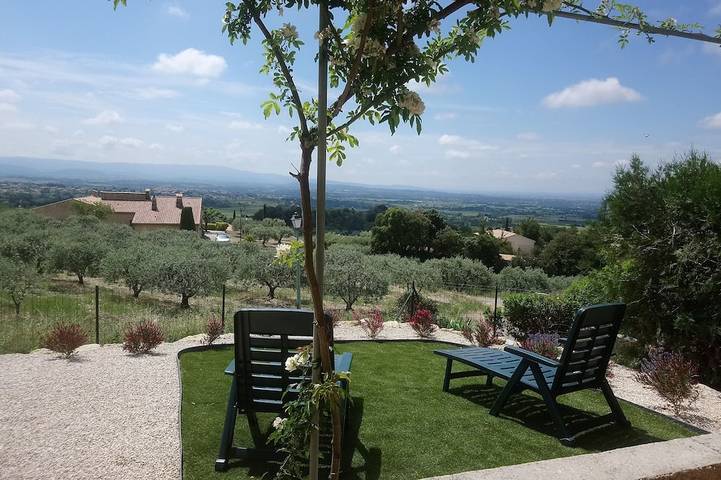 Vaucluse- Pied du Ventoux- Le Barroux- Gravel house in Le Barroux, Parc naturel régional du Mont-Ventoux