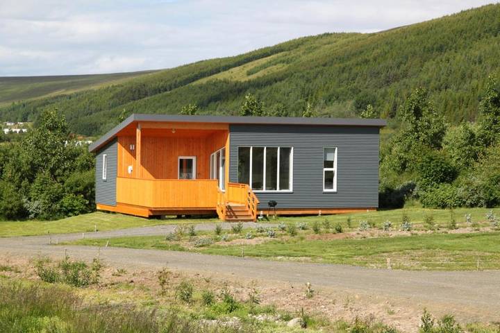 Ferienhaus für 5 Personen, mit Garten und Terrasse sowie Whirlpool in Island