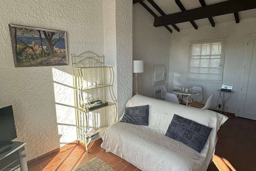 Ganze Wohnung, Gigaro - Sea view and walking beach in Gigaro, La Croix-Valmer