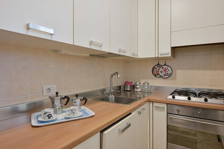 Appartamento intero, GuestHost - Flora's Home - Cozy Flat with Parking! in Luni Mare, Luni