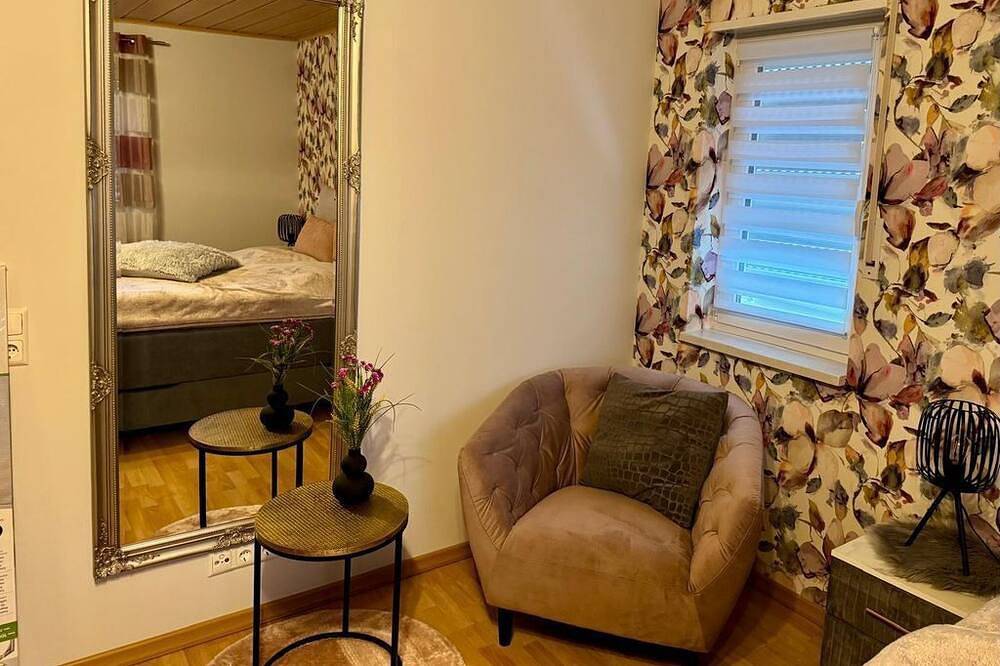 Ganze Wohnung, Ferienwohnung Marion's Schmuckkästchen - Appartement/Fewo in Schwegenheim, Rheinebene