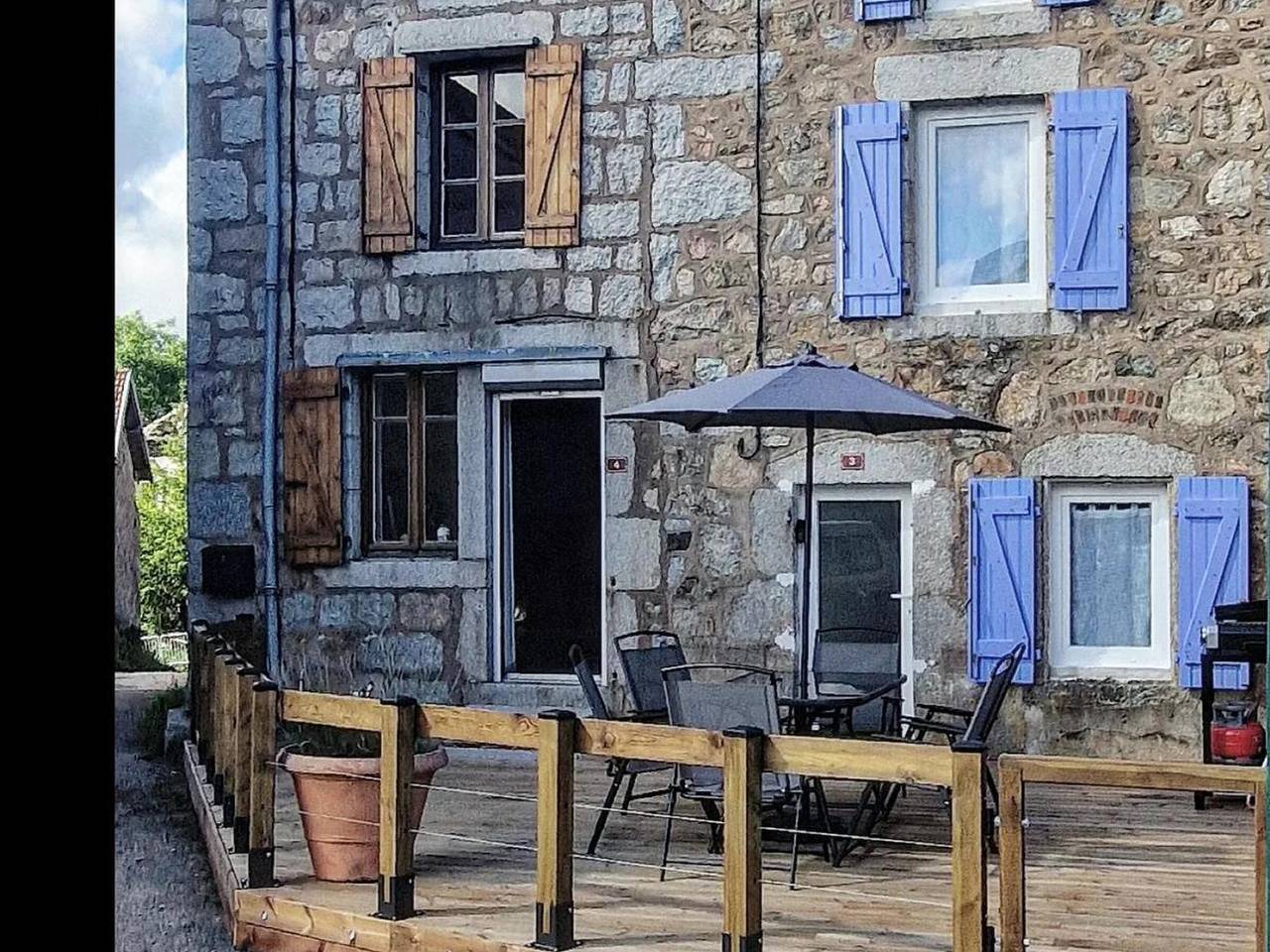Ruhiger Bergurlaub mit Kamin und Haustiere erlaubt in Saint-Nicolas-des-Biefs, Vichy und Umgebung