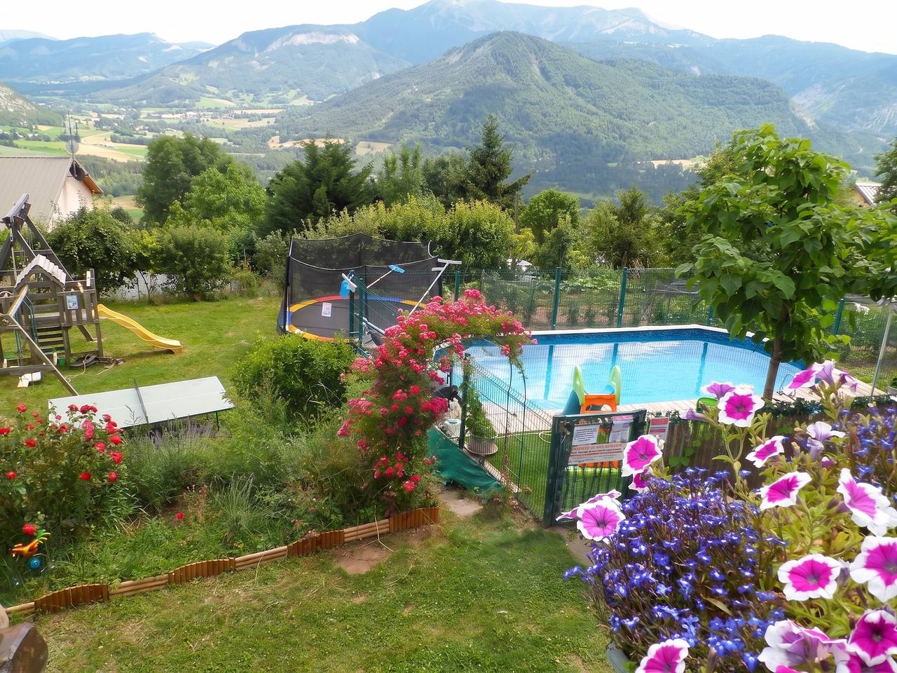 Ganze Wohnung, Willkommenes Apartment in Selonnet, 80 m² mit Gemeinschaftspool in Selonnet, Alpes-de-Haute-Provence