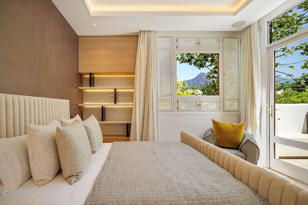Orquídea 2.1 - A Luxurious Duplex in Persian Gardens, Puente Romano in Nagüeles, Marbella